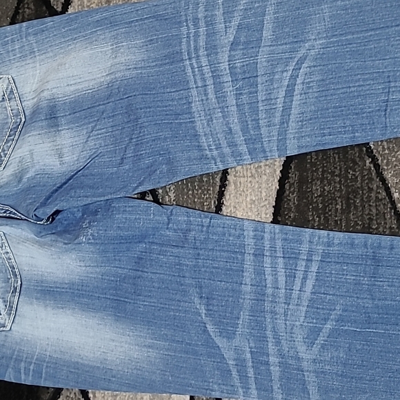 MISS ME SEQUINS EMBROIDERED MID-RISE EASY-FIT CROP DENIM JEAN - Picture 11 of 15